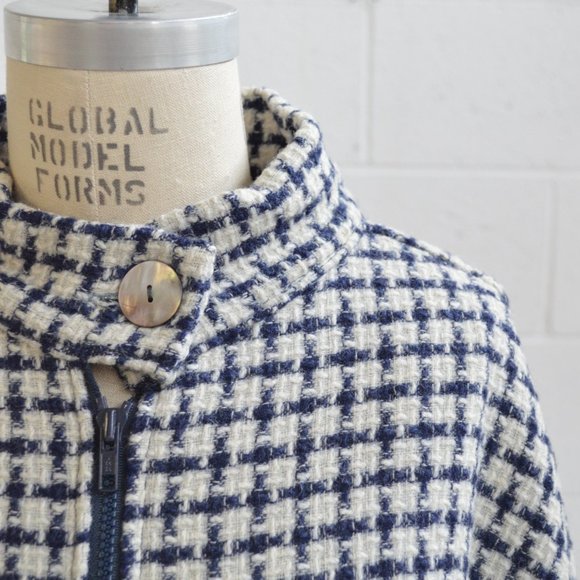 vintage checkered wool cape with purple lining - Picture 5 of 10